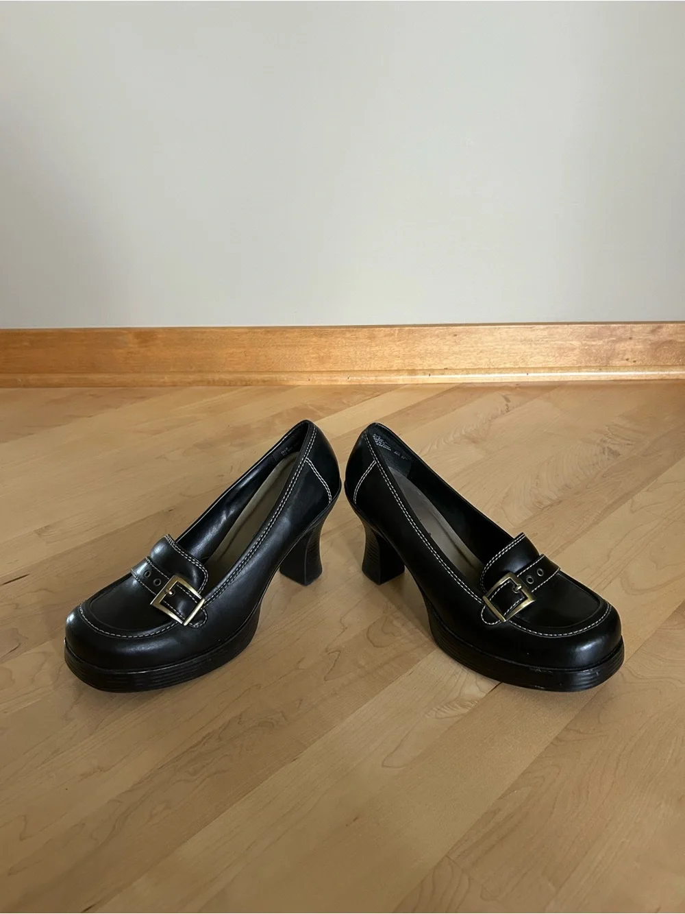 Vintage Y2K No Boundaries Black Platform Buckle Pumps